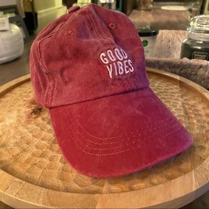 NWT Vivian Roe Good Vibes hat